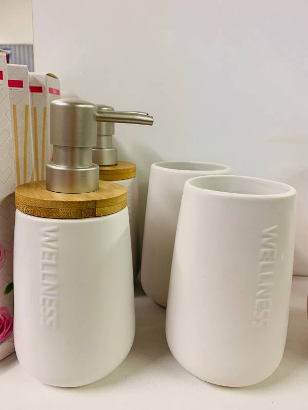 2 osaline komplekt seebidispenser & hambaharja anum Bonja Wellness, keraamiline