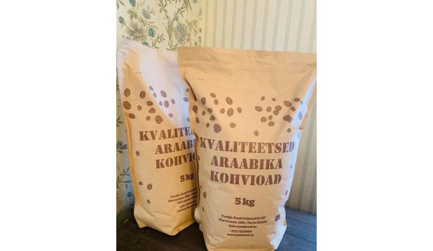 Araabika 5kg kohviuba, 100% araabika kohviuba. Valitud oad. Keskmine röstimise aste tagab maheda meki ja imelise kohviaroomi. Säilivusaeg 1,2 aastat. Eesti kohvimeistri poolt röstitud. ALATI VÄRSKE RÖST OTSE TOOTJALT! Taassuletav pakend.